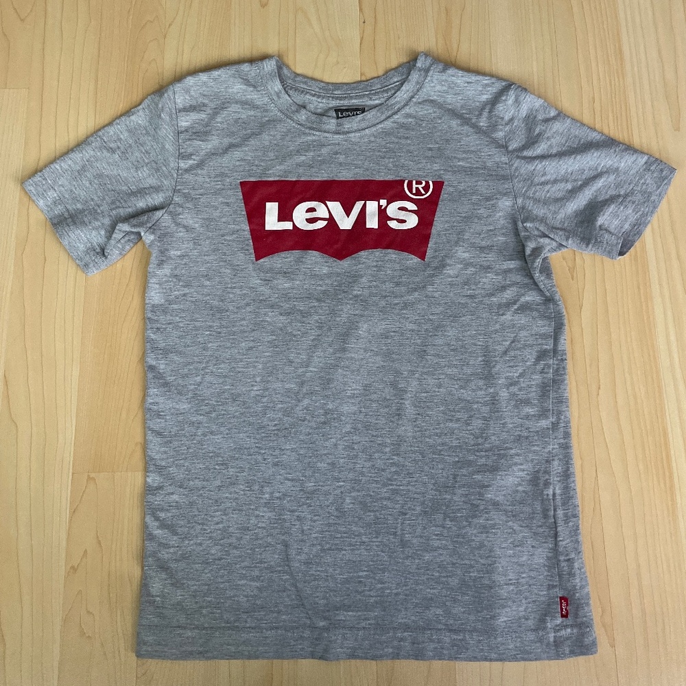 Levi’s T-shirt